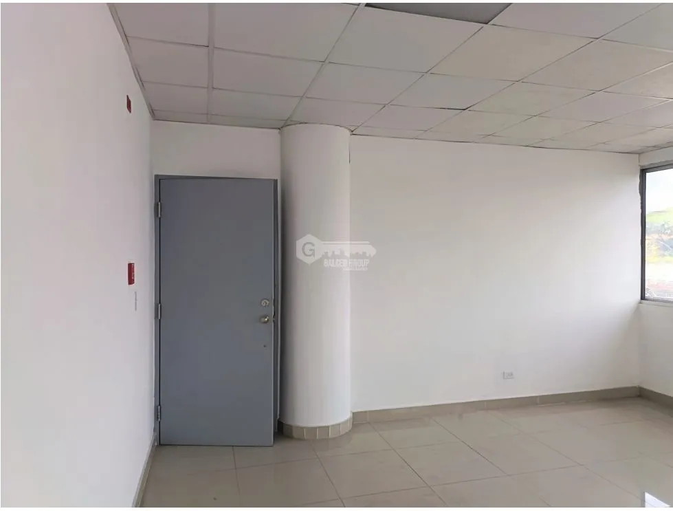 PLAZA SIGLO 21 / TUMBA MUERTO / 67M / OPEN FLOOR PLAN / STREET FRONTAGE