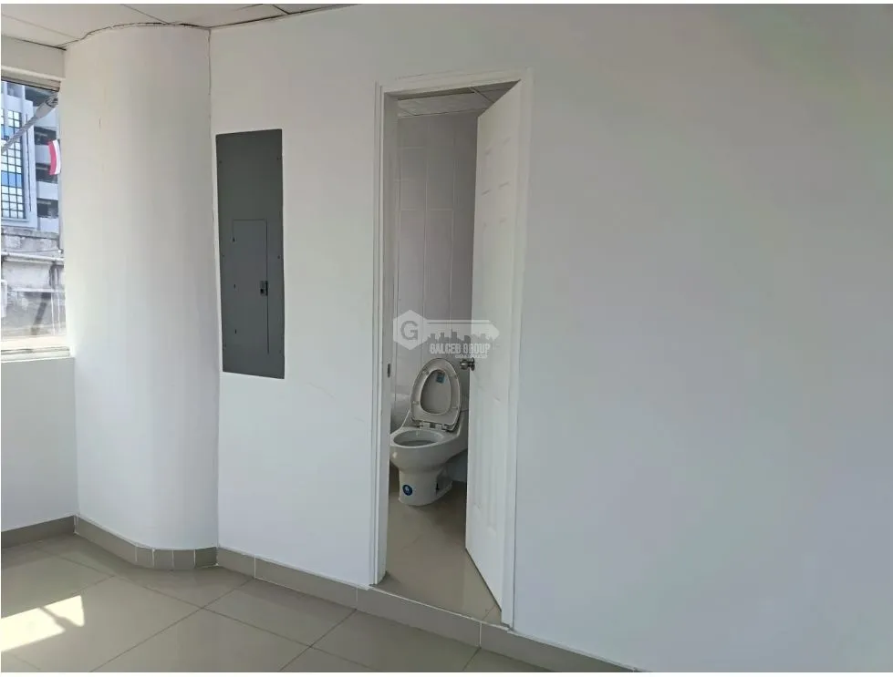 PLAZA SIGLO 21 / TUMBA MUERTO / 67M / OPEN FLOOR PLAN / STREET FRONTAGE