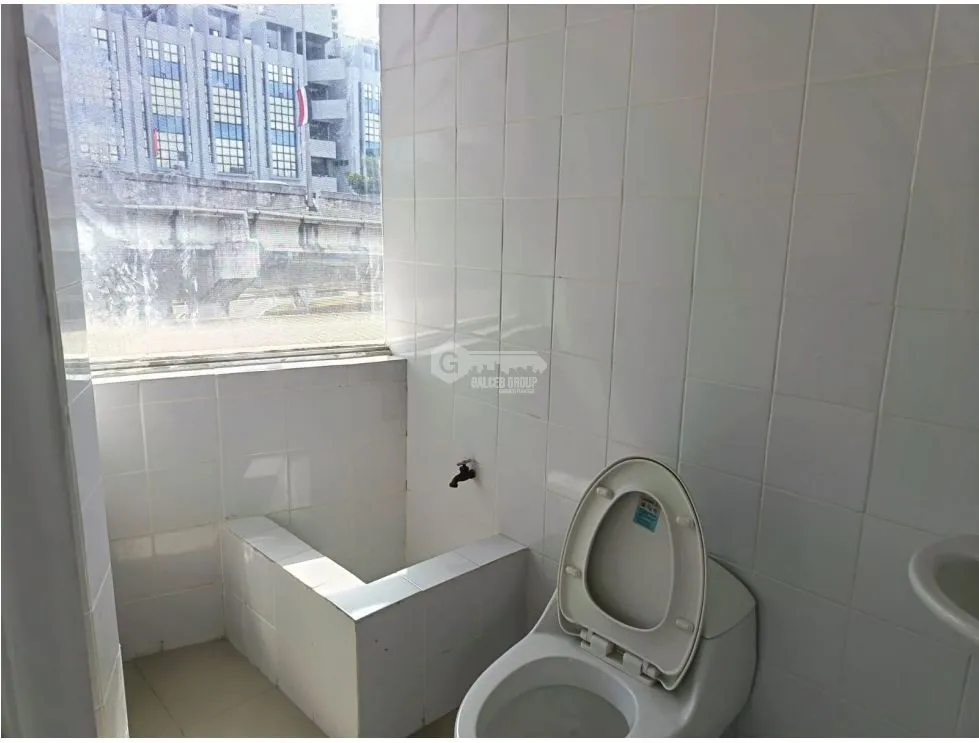 PLAZA SIGLO 21 / TUMBA MUERTO / 67M / OPEN FLOOR PLAN / STREET FRONTAGE