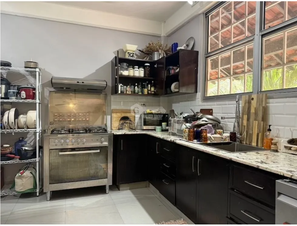 CLAYTON / 420M / 4 BEDROOMS / 3 LEVELS / 2 PARKING SPACES / TERRACE