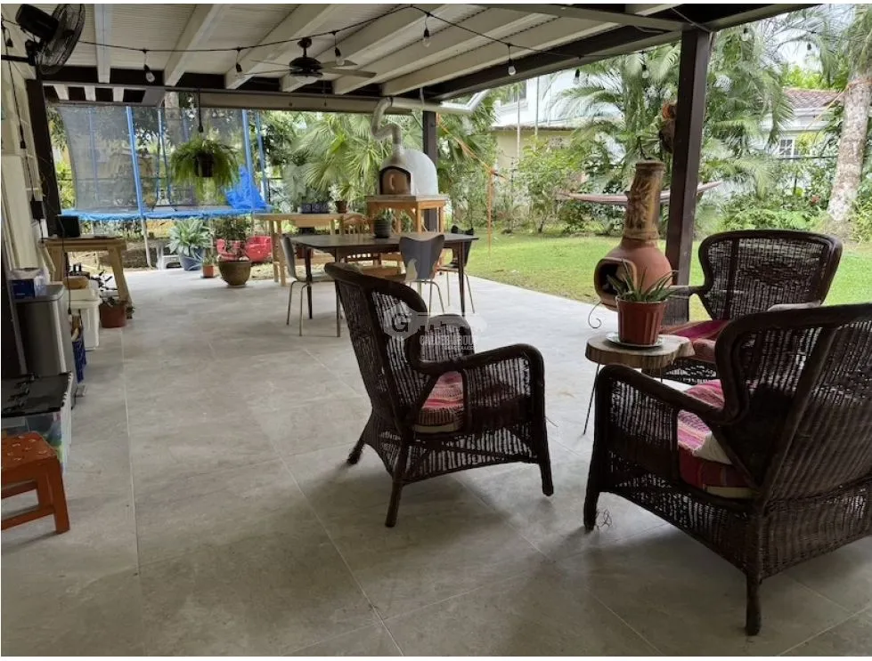 CLAYTON / 420M / 4 BEDROOMS / 3 LEVELS / 2 PARKING SPACES / TERRACE