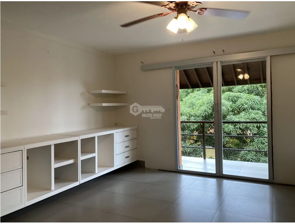 CLAYTON / 420M / 4 BEDROOMS / 3 LEVELS / 2 PARKING SPACES / TERRACE