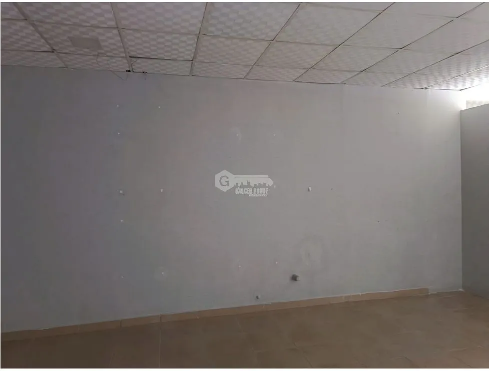 BETANIA / 125M / COMMERCIAL SPACE WITH DIVISIONS / 3 PARKING SPACES / ON MAIN ROAD / VACANT