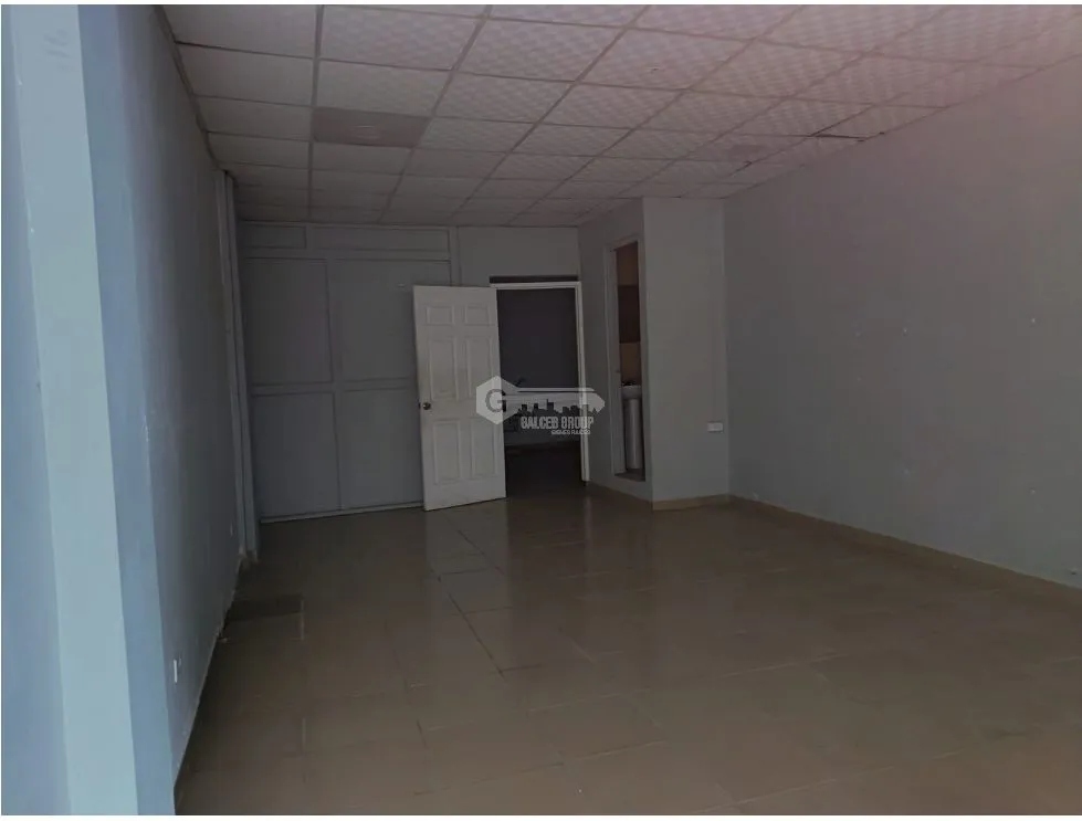 BETANIA / 125M / COMMERCIAL SPACE WITH DIVISIONS / 3 PARKING SPACES / ON MAIN ROAD / VACANT