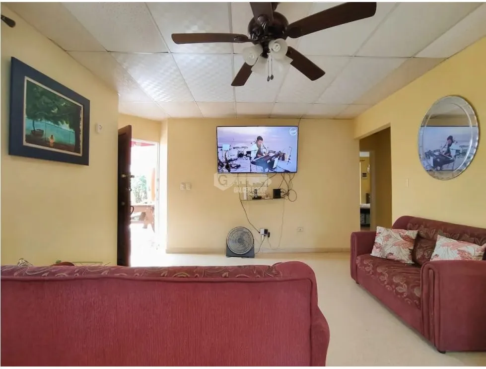 VILLA LUCRE / 400M / 4 BEDROOMS / 2 PARKING / TERRACE / PATIO