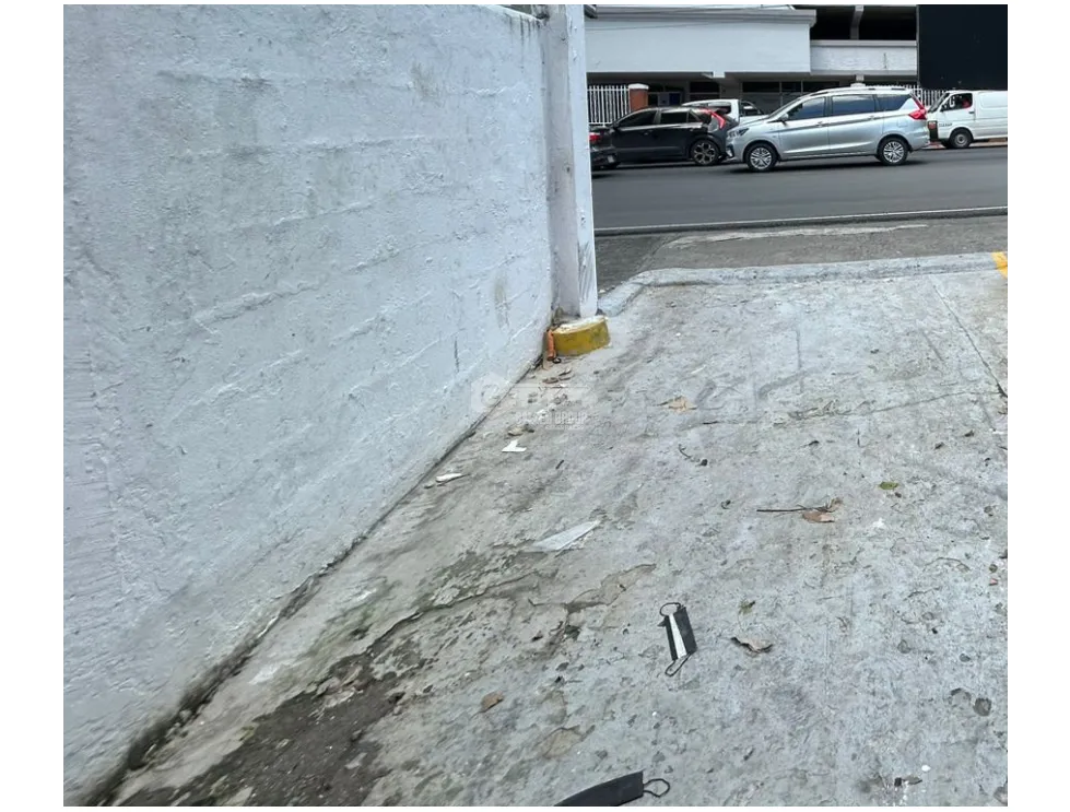 VIA PORRAS / 100M / ESPACIO AMPLIO SIN DIVISIONES / SOBRE VIA / VACIO