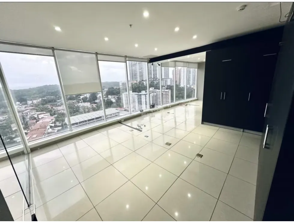 Office for sale in Tumba Muerto