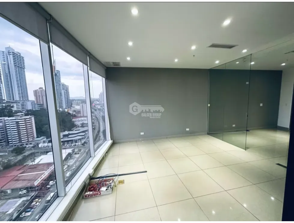 Office for sale in Tumba Muerto
