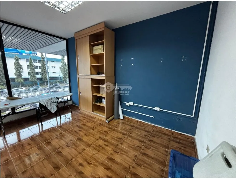 Commercial Space for sale in Tumba Muerto