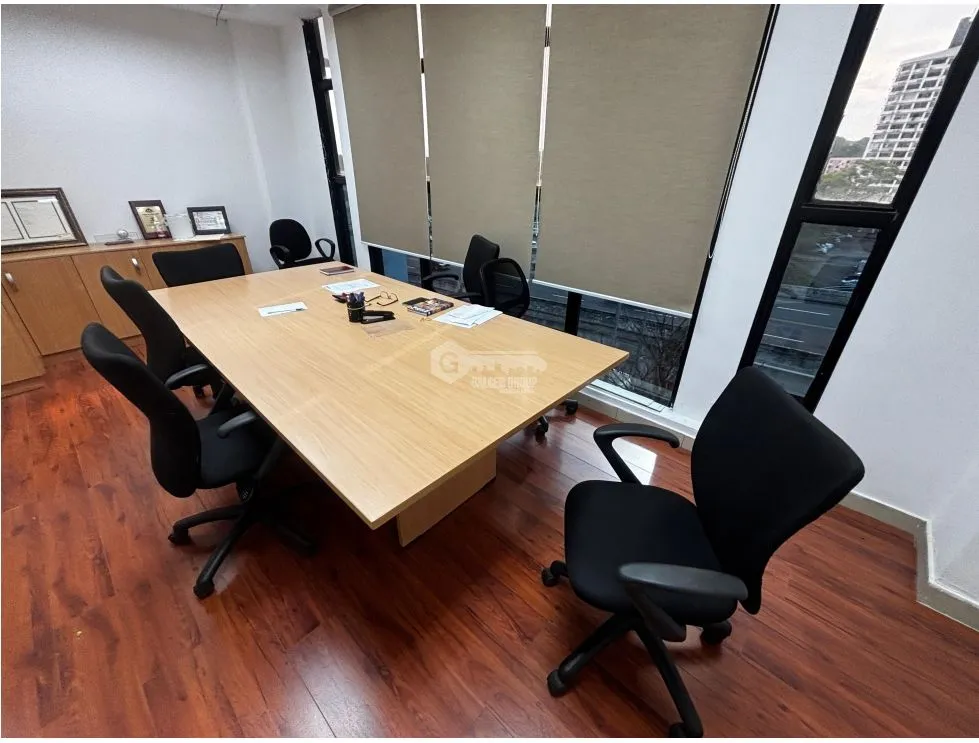 Office for sale in Tumba Muerto