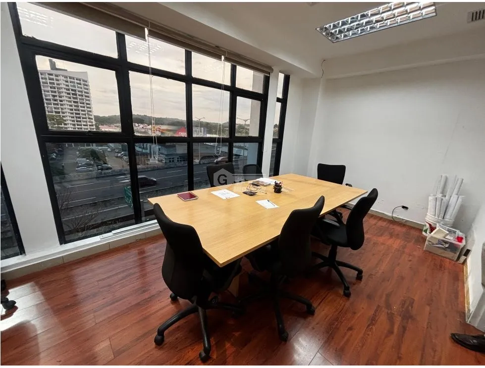 Office for sale in Tumba Muerto