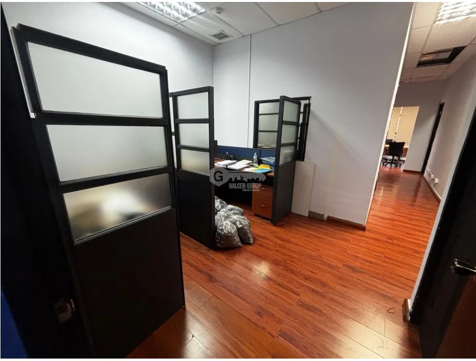 Office for sale in Tumba Muerto