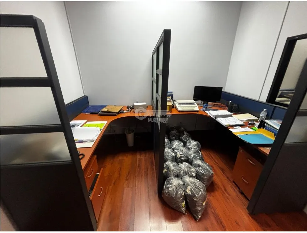 Office for sale in Tumba Muerto