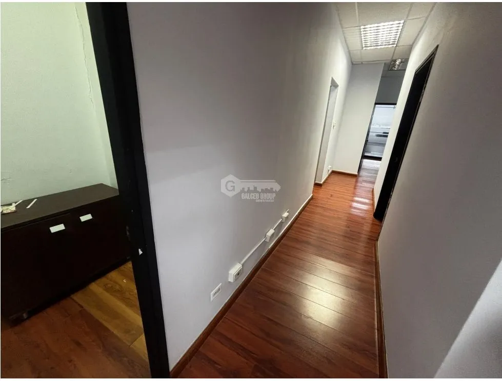 Office for sale in Tumba Muerto