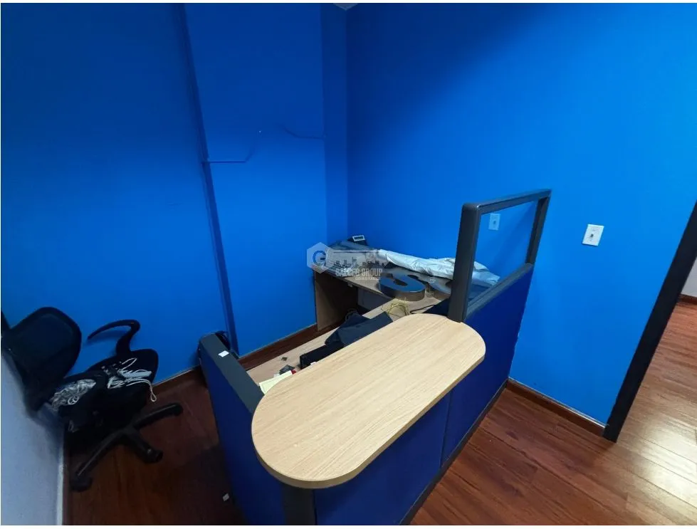 Office for sale in Tumba Muerto