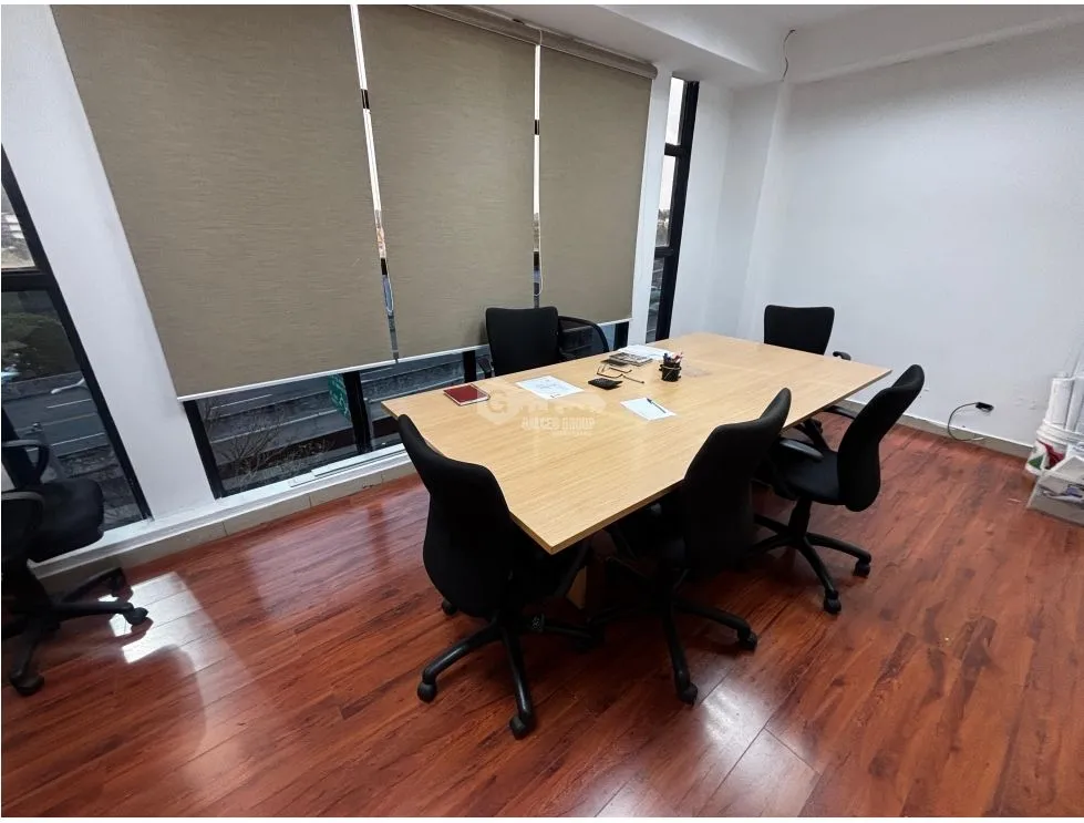 Office for sale in Tumba Muerto