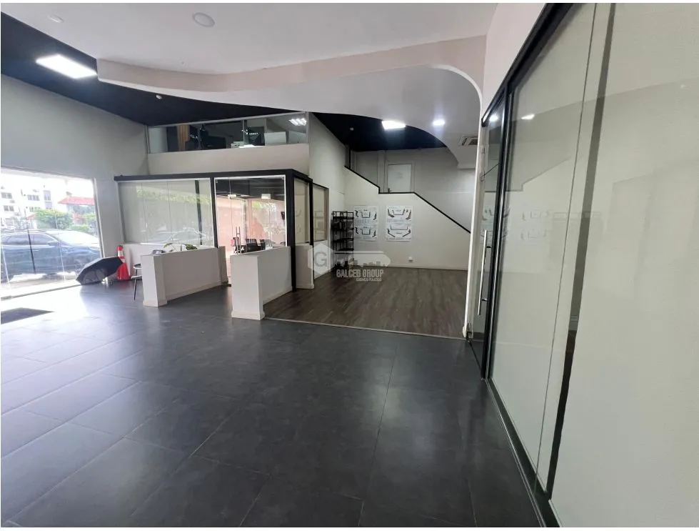 COSTA DEL ESTE / 233M / 2 PARKING / PISO BAJO / SOBRE VIA / OFICINAS