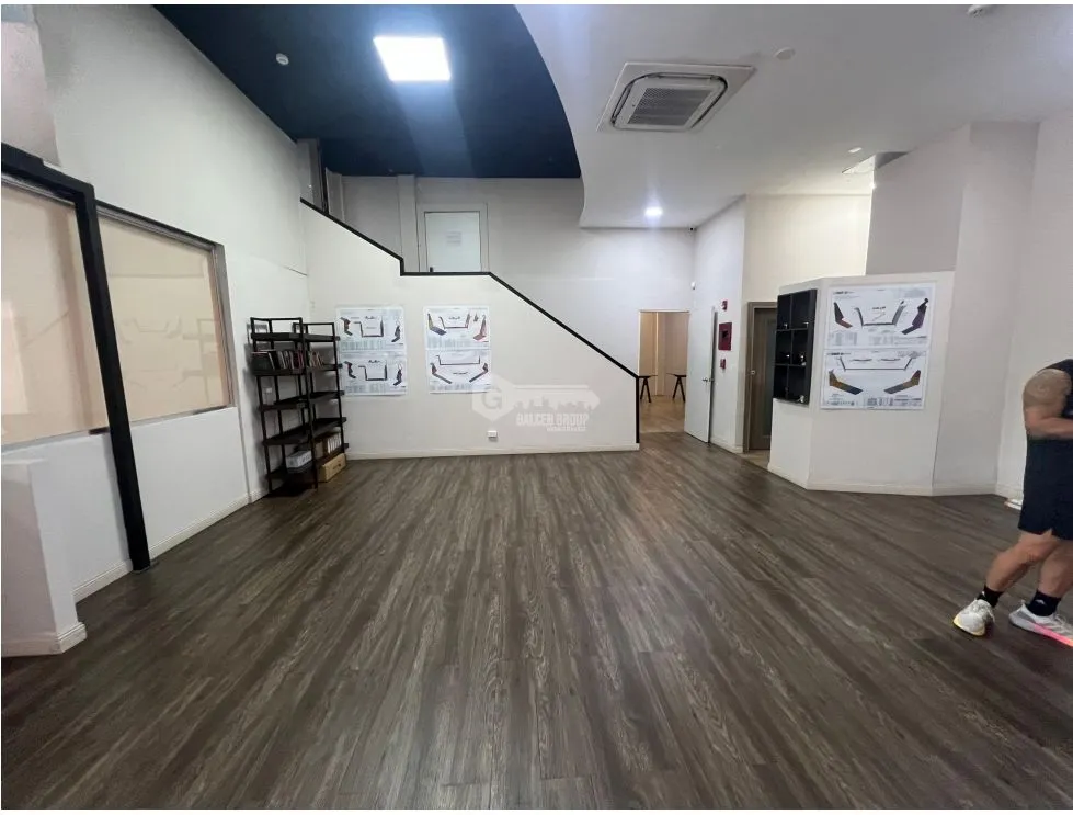 COSTA DEL ESTE / 233M / 2 PARKING / PISO BAJO / SOBRE VIA / OFICINAS