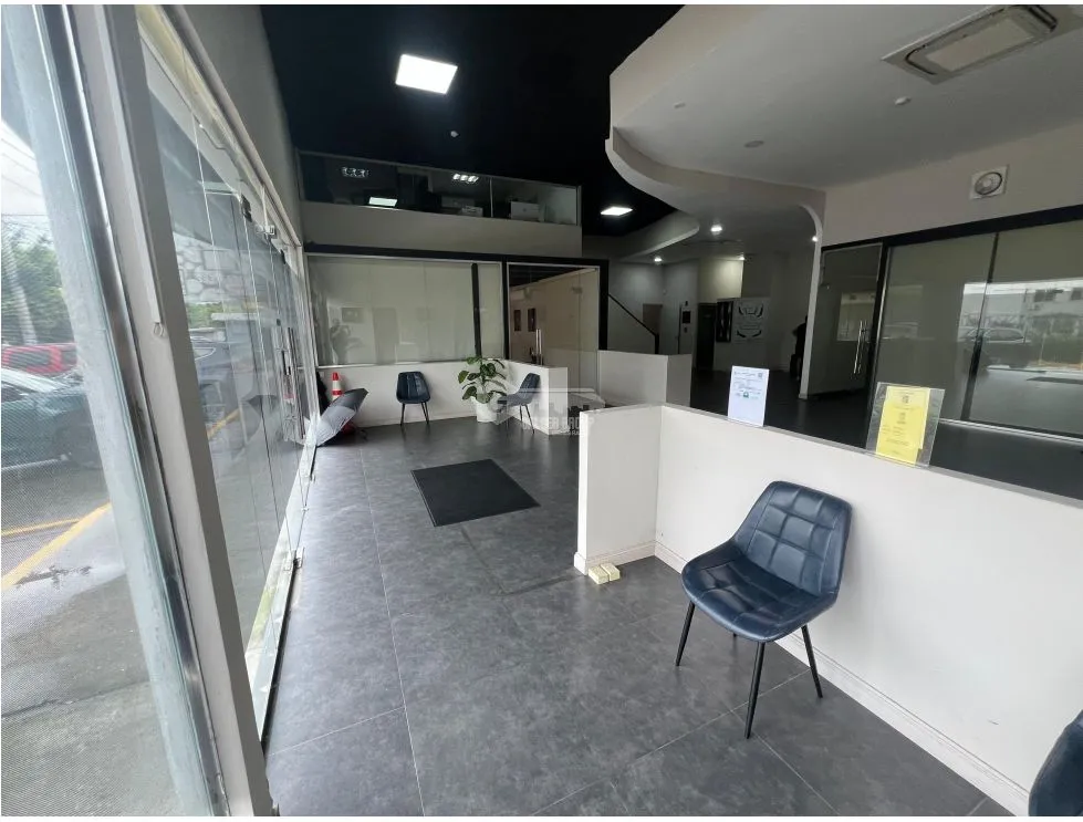 COSTA DEL ESTE / 233M / 2 PARKING / PISO BAJO / SOBRE VIA / OFICINAS