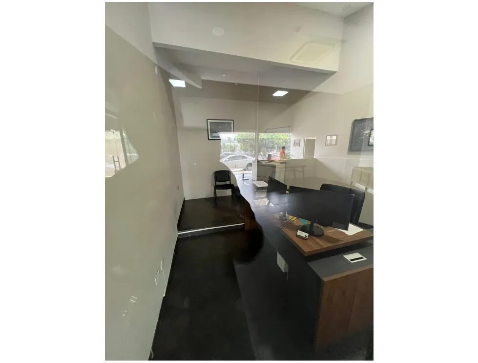 COSTA DEL ESTE / 233M / 2 PARKING / PISO BAJO / SOBRE VIA / OFICINAS