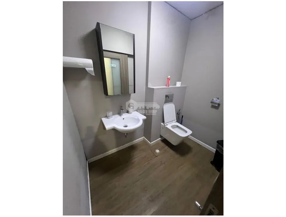 COSTA DEL ESTE / 233M / 2 PARKING / PISO BAJO / SOBRE VIA / OFICINAS