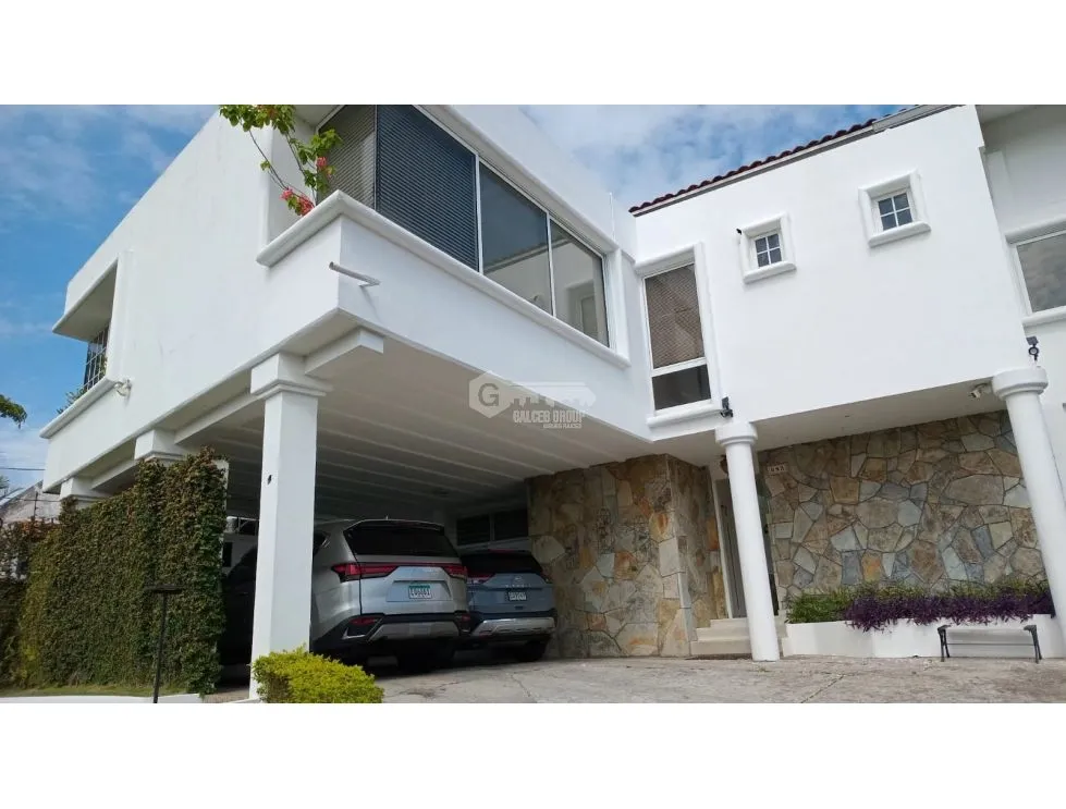 Single Family House for sale in La Alameda