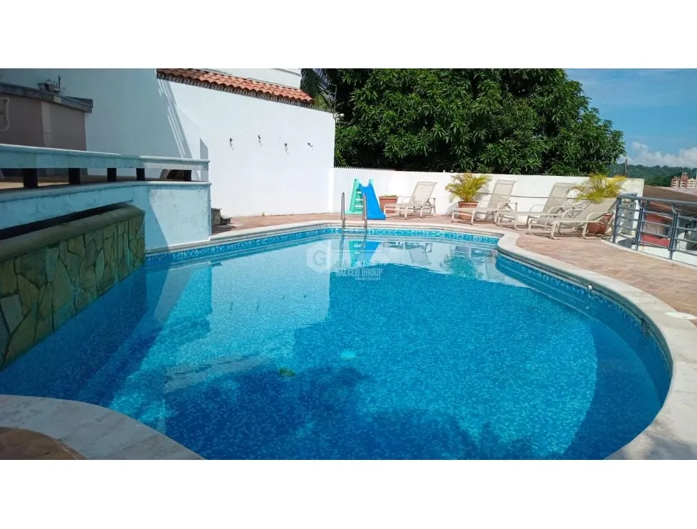 Single Family House for sale in La Alameda