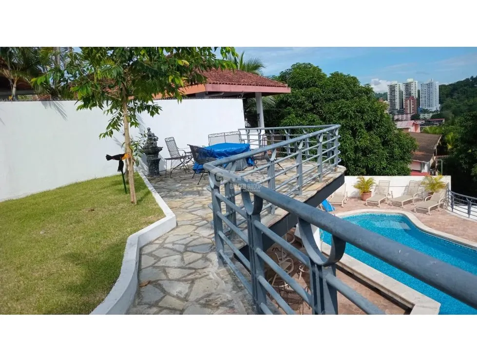 Single Family House for sale in La Alameda
