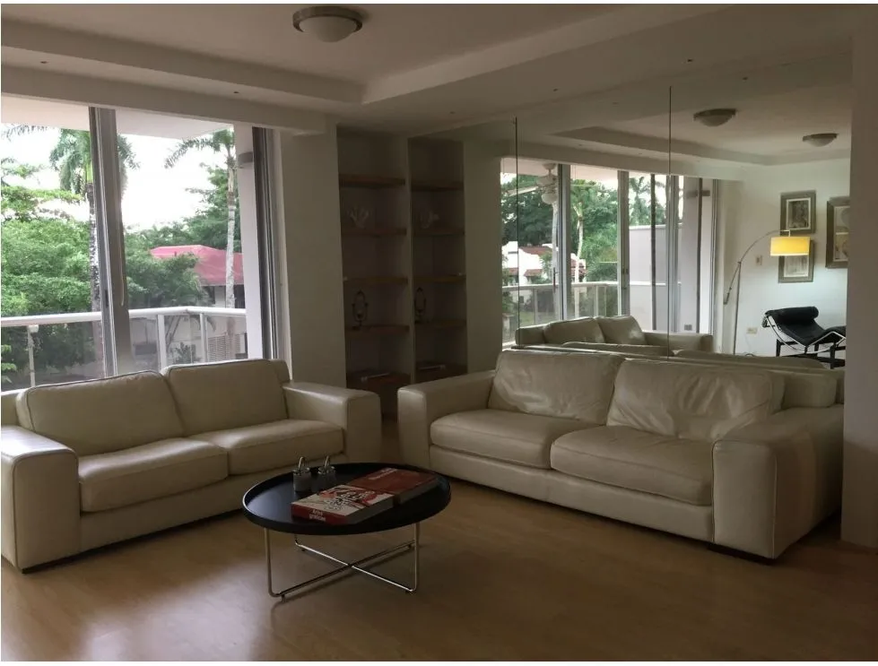 Apartment for sale in Clayton