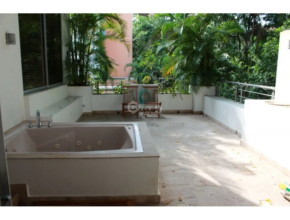 Apartment for sale in Clayton