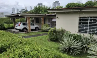 Building Lot for sale in Altos del Golf