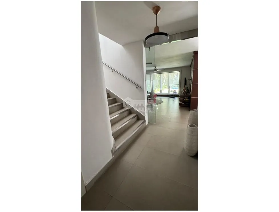 BETANIA / LOS ANGELES / 484M / 4 HABITACIONES / 4 PARKING / 2 NIVELES
