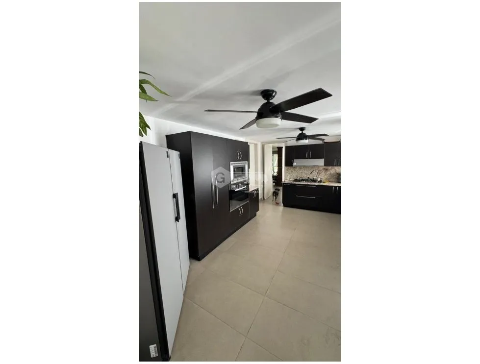 BETANIA / LOS ANGELES / 484M / 4 HABITACIONES / 4 PARKING / 2 NIVELES