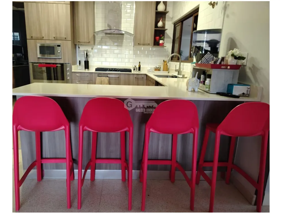 BETANIA / LA GLORIA / 530M / 4 HABITACIONES / 3 PARKING / TERRAZA