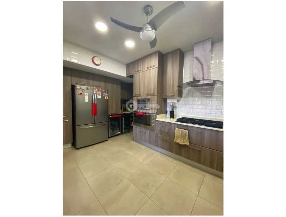 BETANIA / LA GLORIA / 530M / 4 HABITACIONES / 3 PARKING / TERRAZA