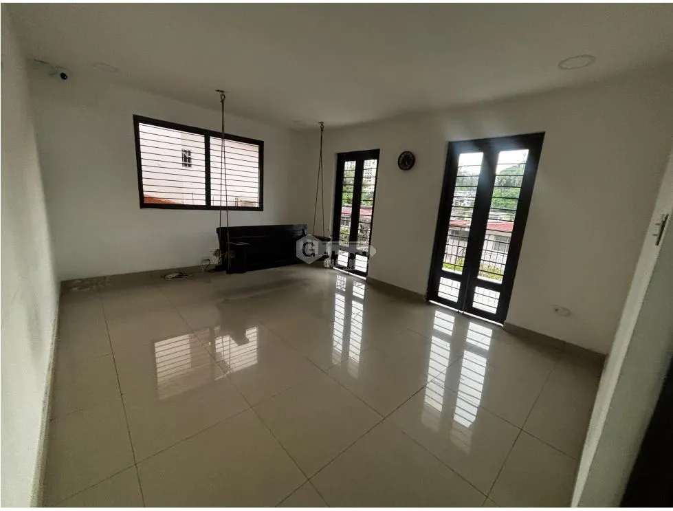 EL DORADO / BETANIA / 420M / 3 HABITACIONES / 2 NIVELES / TERRAZA JC