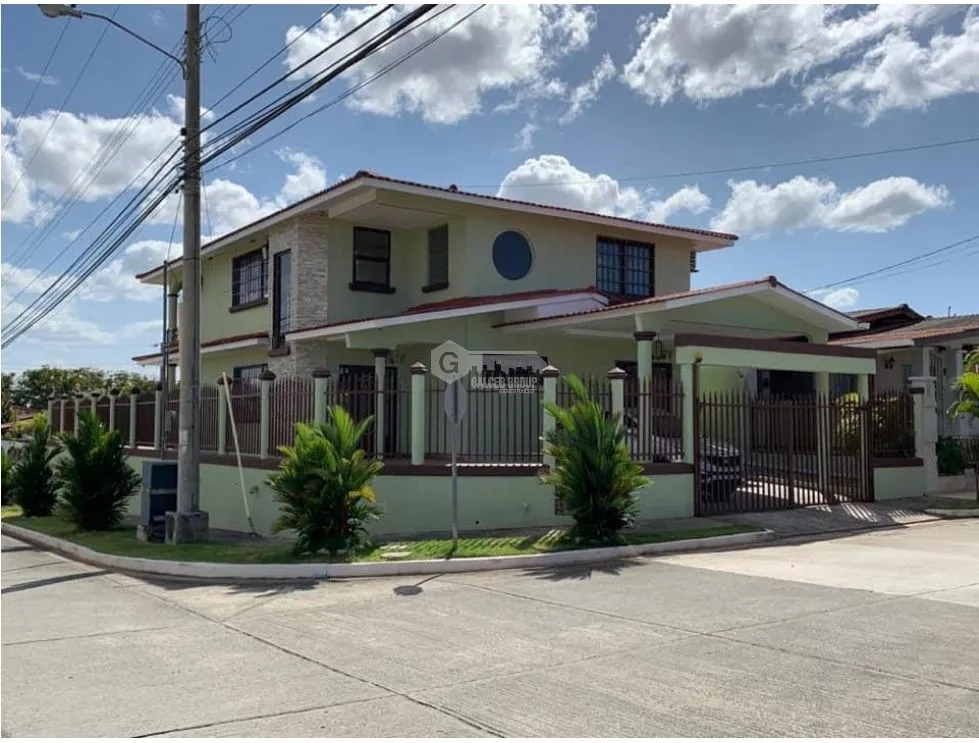 Maison unifamiliale à Brisas Del Golf à vendre
