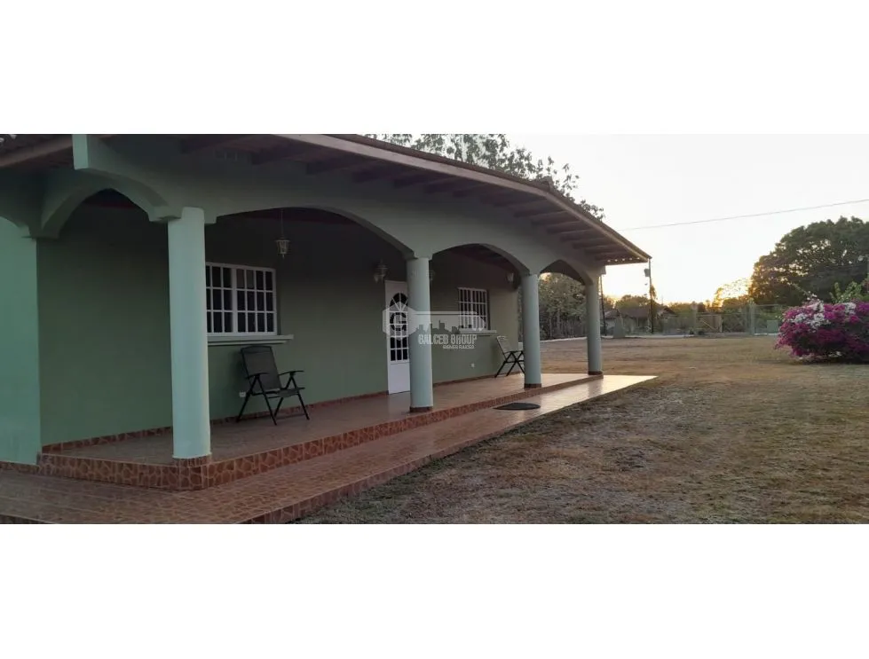 CHAME / NUEVA GORGONA / 2000M / 3 HABITACIONES / 5 PARKING / PISCINA