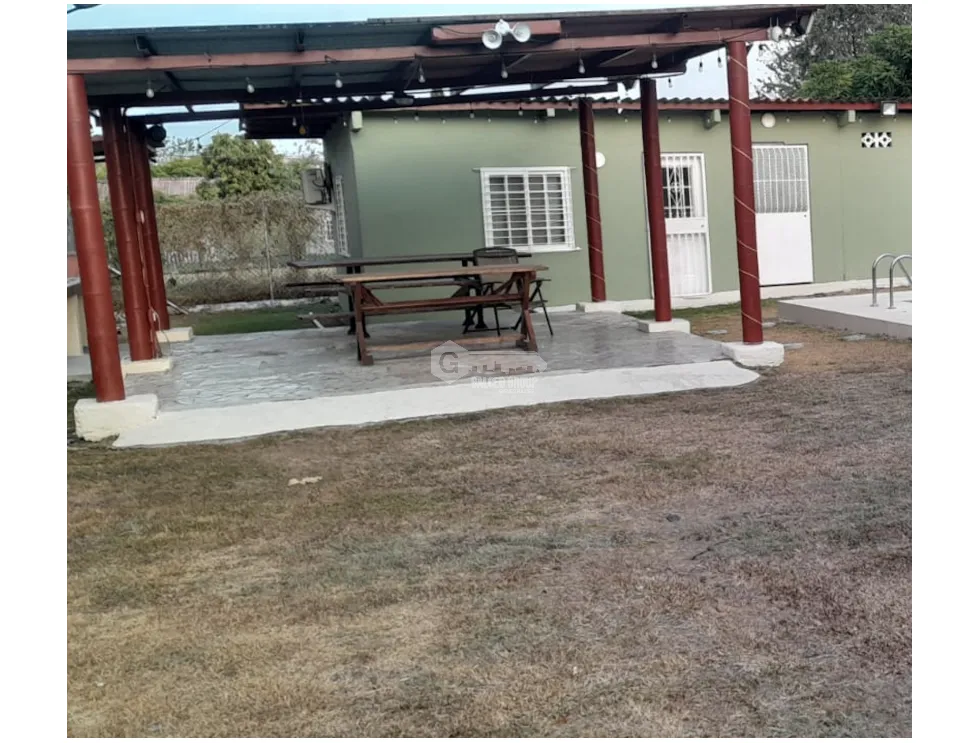 CHAME / NUEVA GORGONA / 2000M / 3 HABITACIONES / 5 PARKING / PISCINA