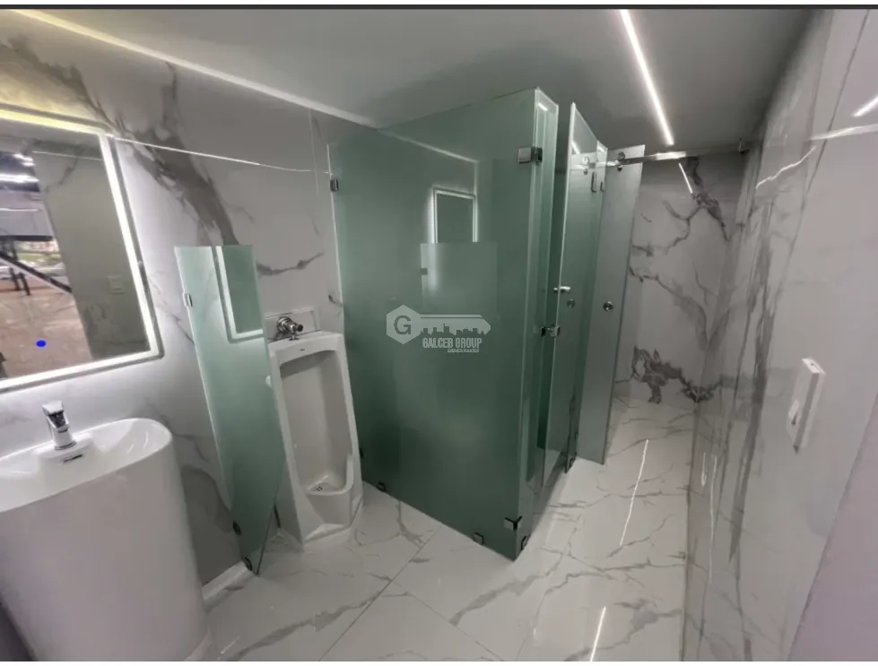 Espace commercial à La Cresta à louer