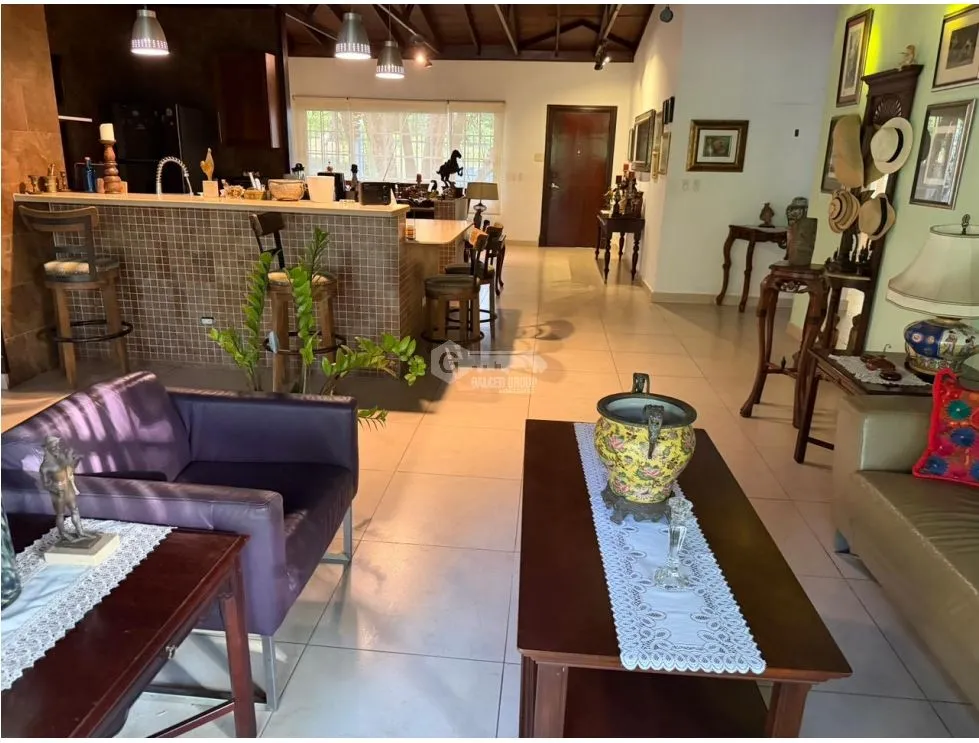 屋 在 Llanos de Curundu 出售