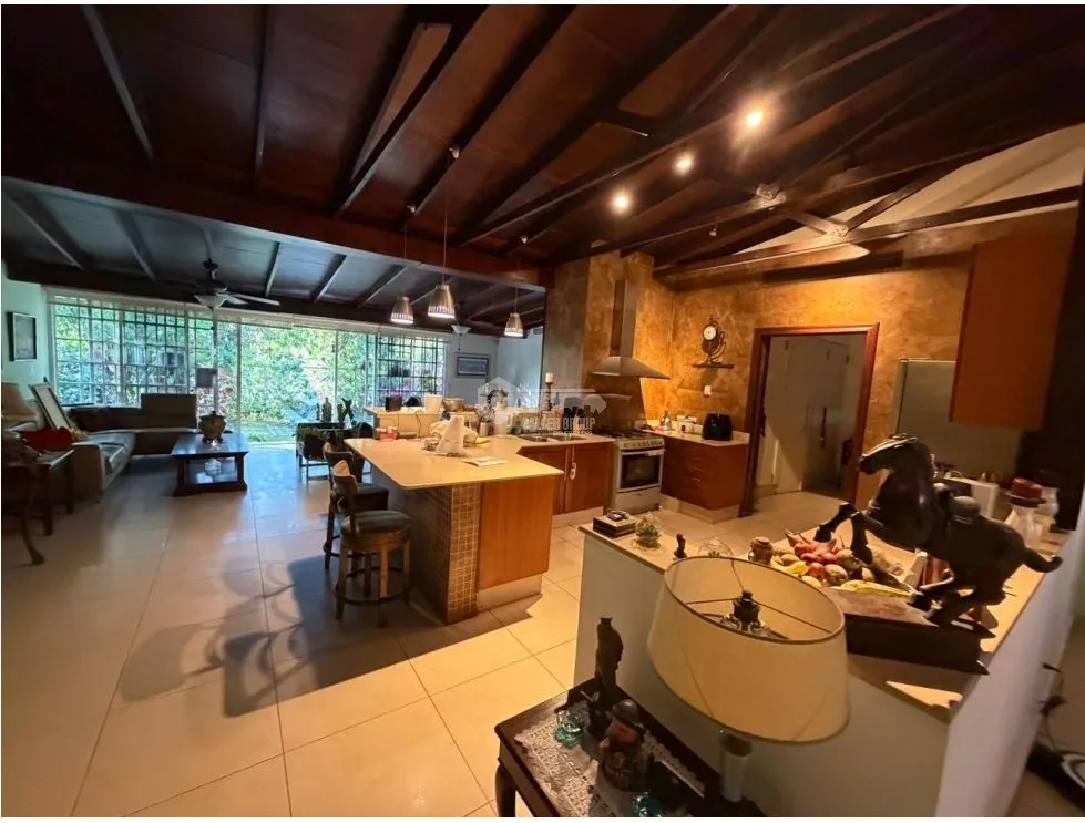 屋 在 Llanos de Curundu 出售