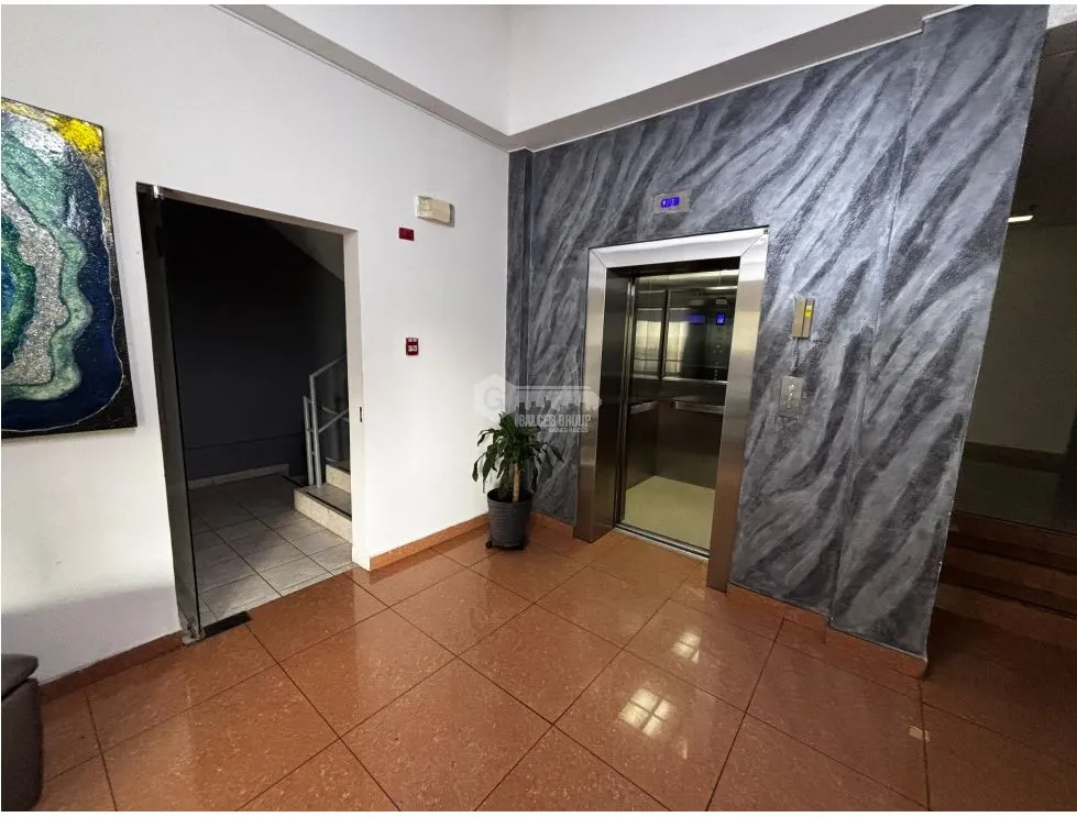 Office for rent in El Carmen