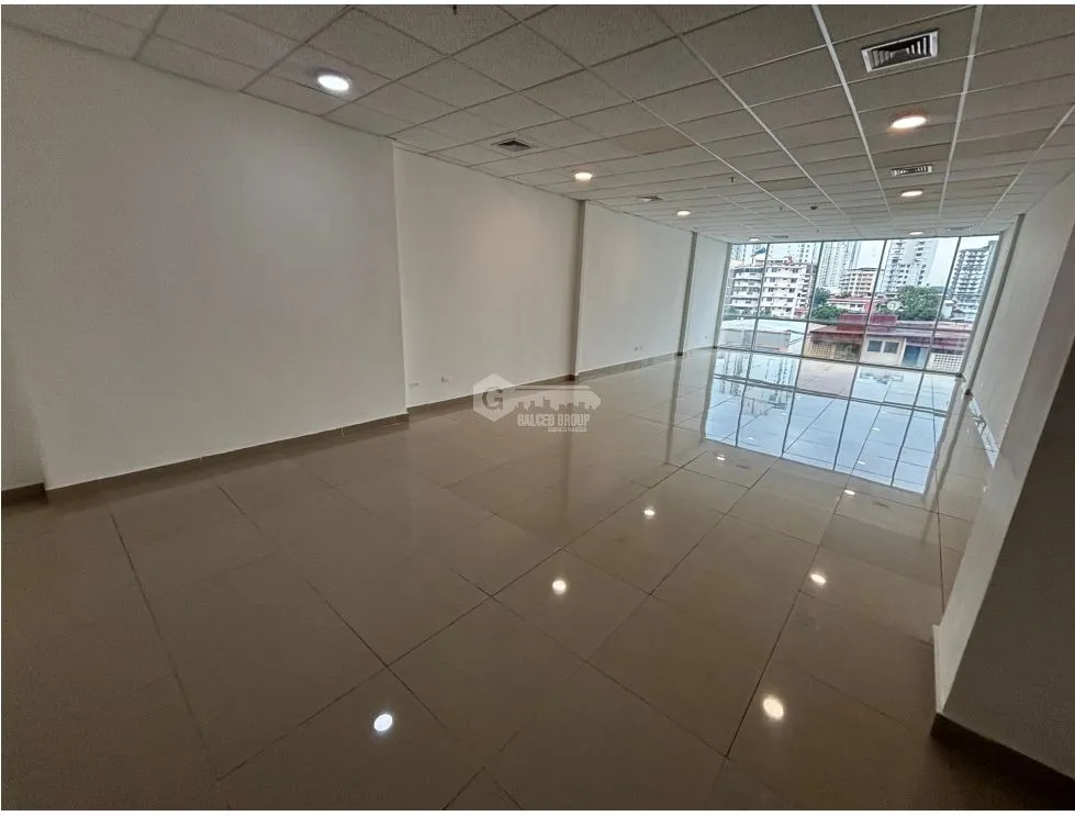 EL CARMEN / PLAZA KORINTHO / 77 M / AIRE ACONDICIONADO / FRENTE A VIA