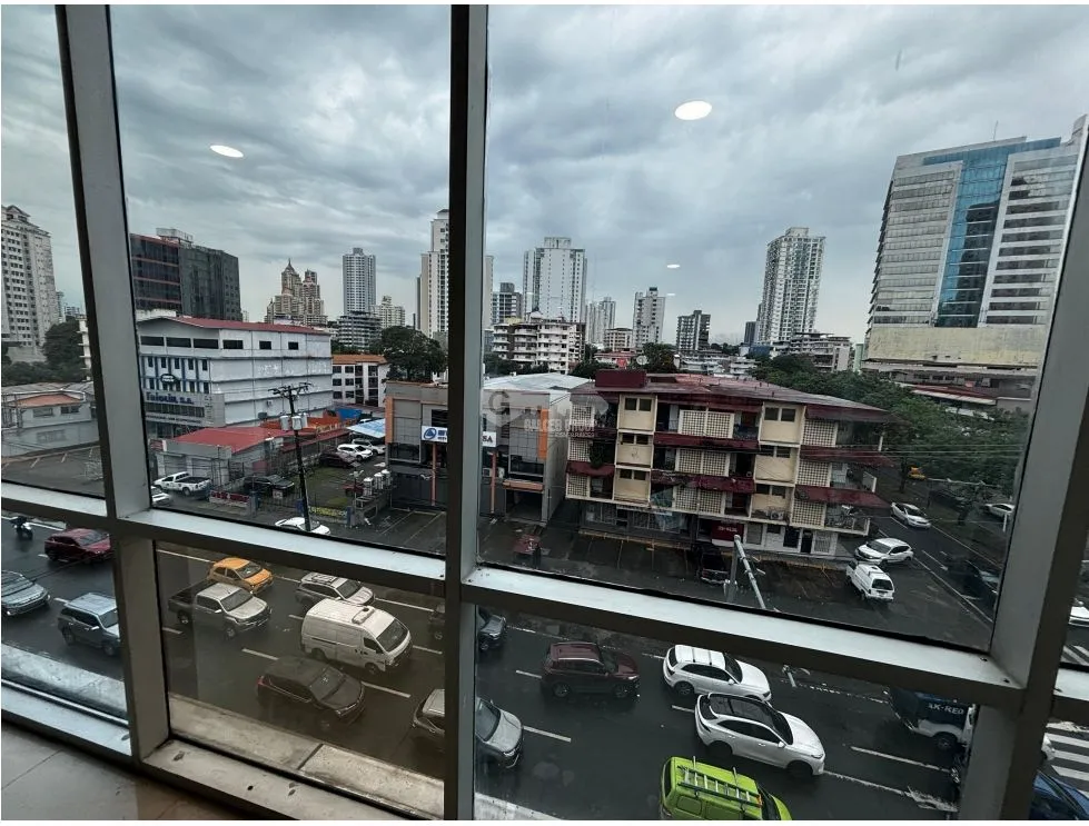 EL CARMEN / PLAZA KORINTHO / 77 M / AIRE ACONDICIONADO / FRENTE A VIA