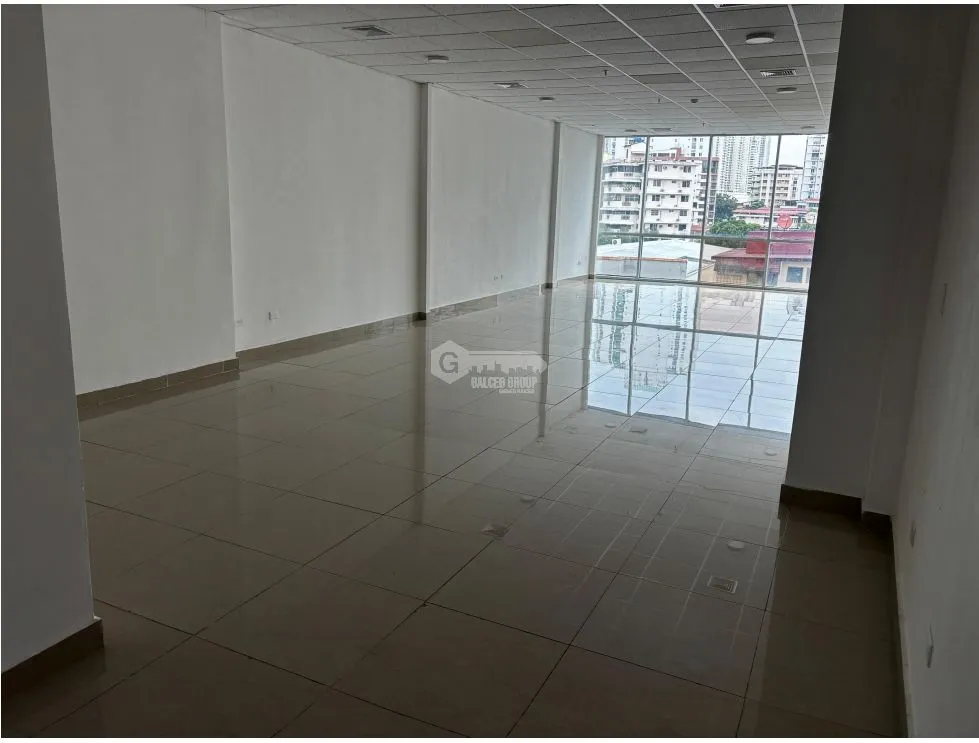 EL CARMEN / PLAZA KORINTHO / 77 M / AIRE ACONDICIONADO / FRENTE A VIA
