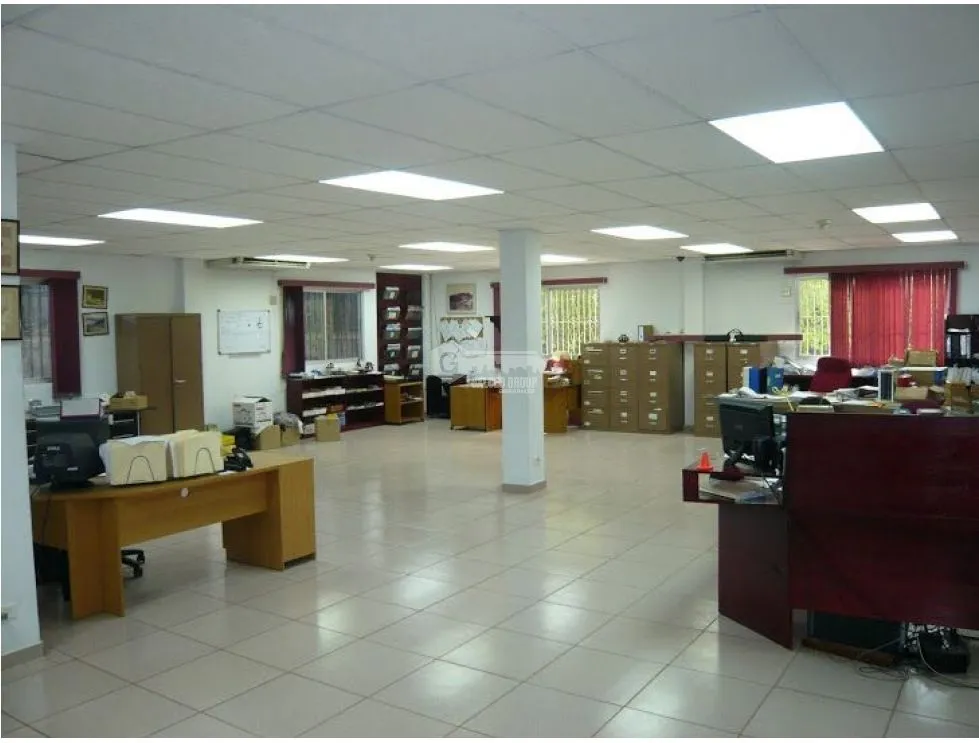 Warehouse for sale in Las Cumbres
