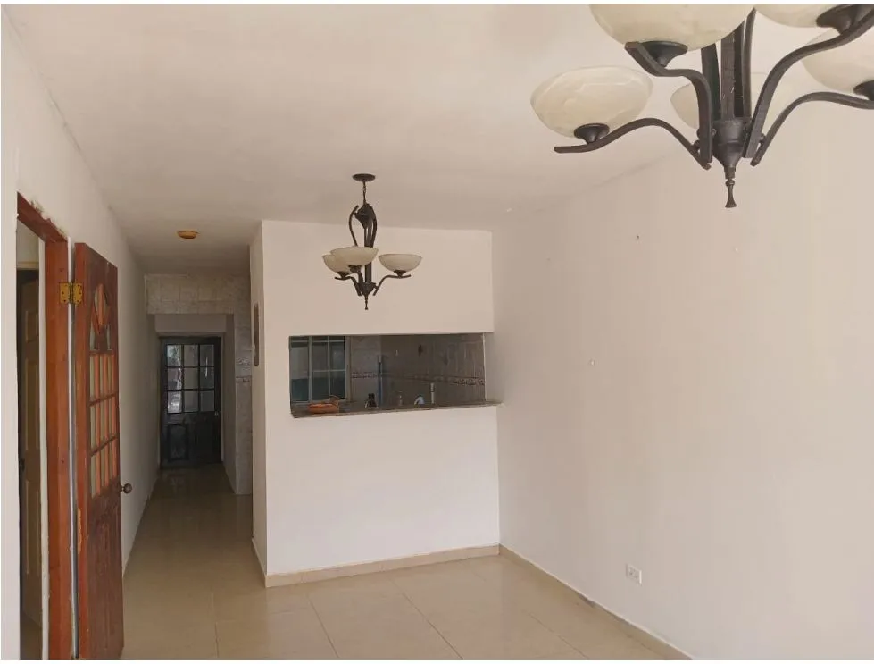 CIUDAD RADIAL / 300M / 4 HABITACIONES / AMPLIO PATIO TRASERO JC