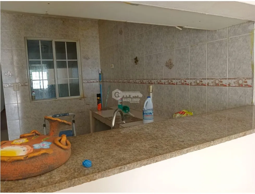 CIUDAD RADIAL / 300M / 4 HABITACIONES / AMPLIO PATIO TRASERO JC