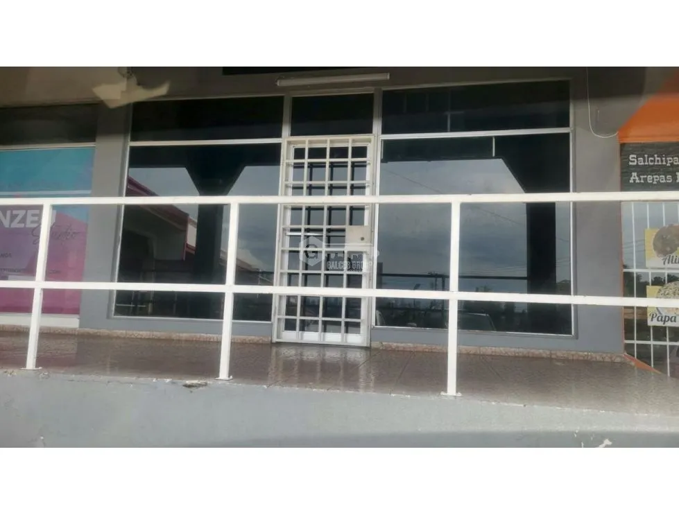COMMERCIAL SPACE VILLA LUCRE / PUNTA FRESCA SHOPPING CENTER / 55M / JC STORAGE